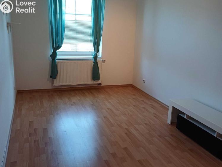 Продаж квартири 2+KK Milovice, Kaštanová č. 5