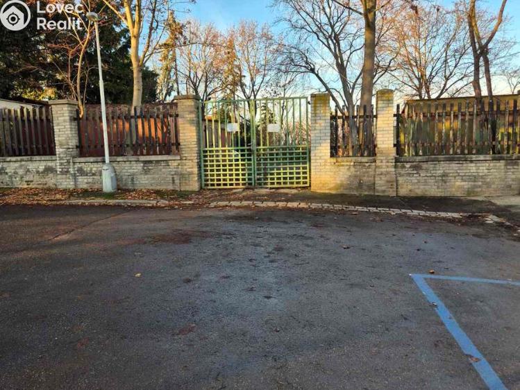 Prodej garáže Praha, Sibeliova 0 č. 8