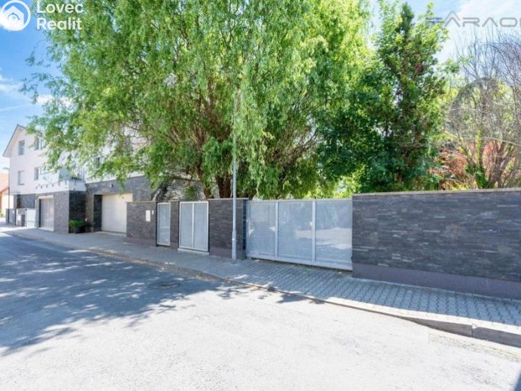 Prodej činžovního domu Neratovice, Vojtěšská č. 2