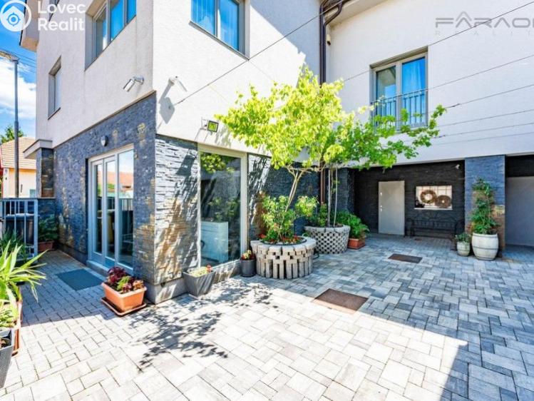 Prodej činžovního domu Neratovice, Vojtěšská č. 8