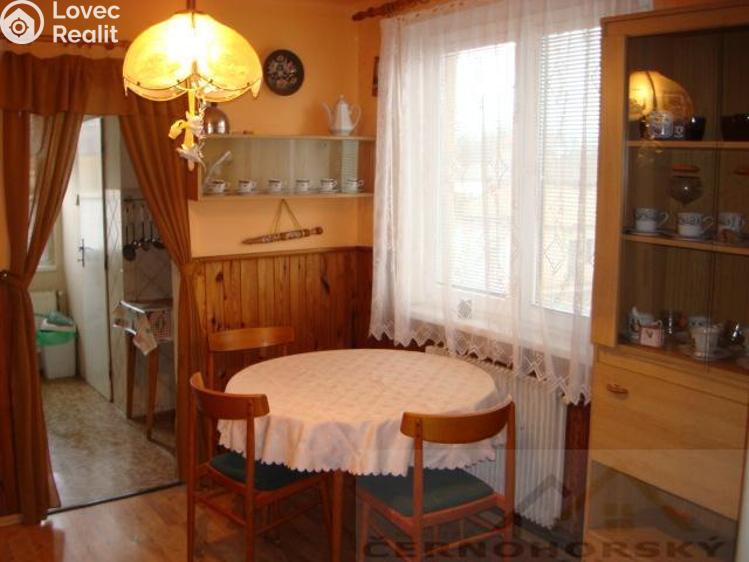 Prodej vícegeneračního domu Kněževes č. 8