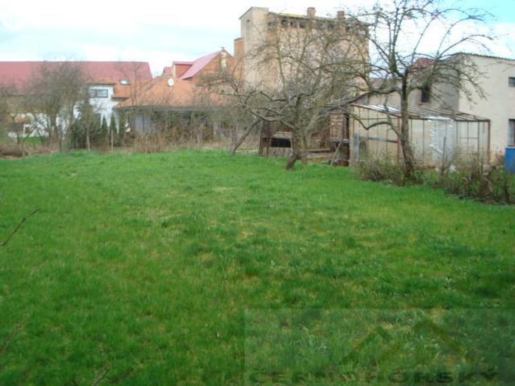 Prodej vícegeneračního domu Kněževes č. 28