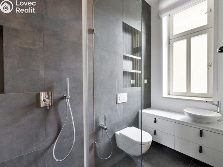 Pronájem bytu 3+KK Praha, Laubova č. 3