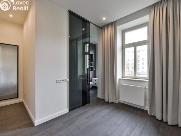 Pronájem bytu 3+KK Praha, Laubova č. 5