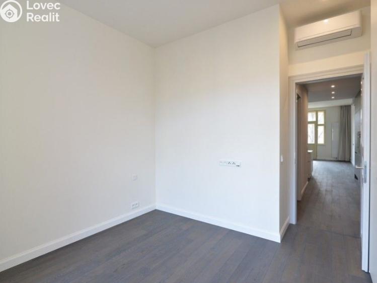 Pronájem bytu 3+KK Praha, Laubova č. 7