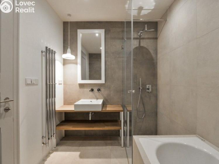 Pronájem bytu 3+KK Praha, Laubova č. 10