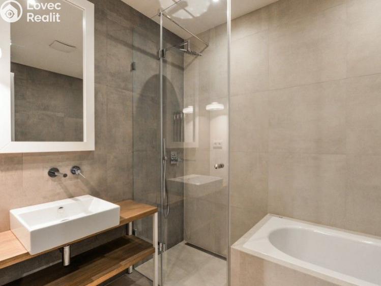 Pronájem bytu 3+KK Praha, Laubova č. 12