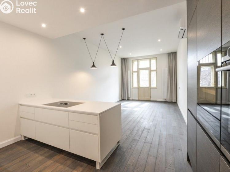 Pronájem bytu 3+KK Praha, Laubova č. 15