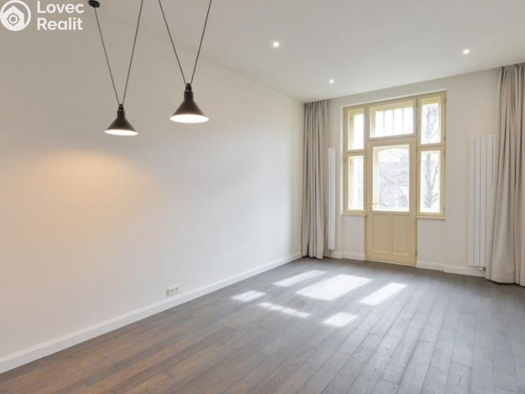 Pronájem bytu 3+KK Praha, Laubova č. 16