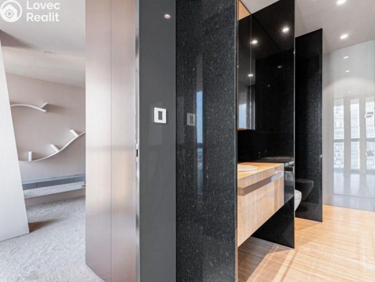 Продаж квартири 4+KK Praha, Milevská č. 17