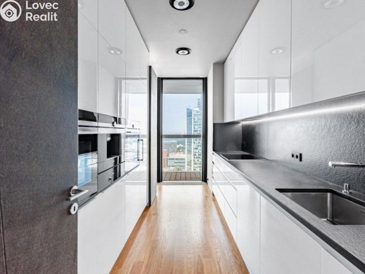 Продаж квартири 4+KK Praha, Milevská č. 19