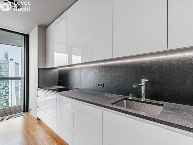 Продаж квартири 4+KK Praha, Milevská č. 21