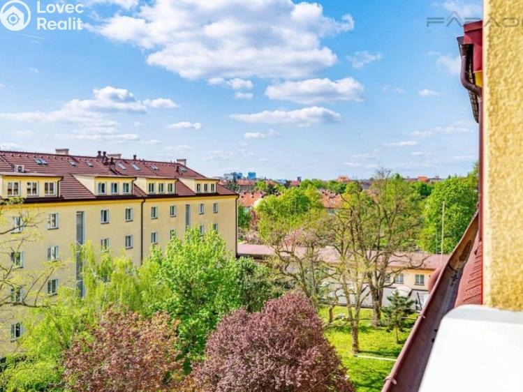Prodej bytu 3+1 Praha, U kombinátu č. 10