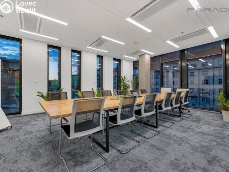 Rent office space Praha, Evropská č. 3