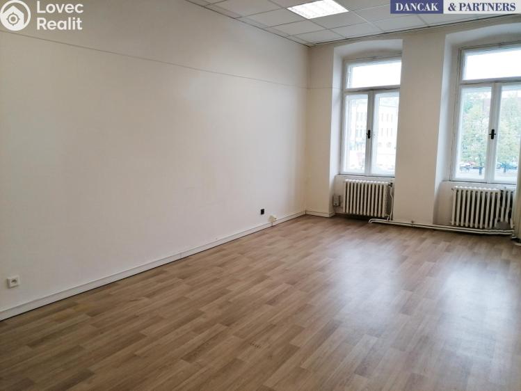 Pronájem kanceláře Frýdek-Místek, Zámecké nám. 25 č. 3