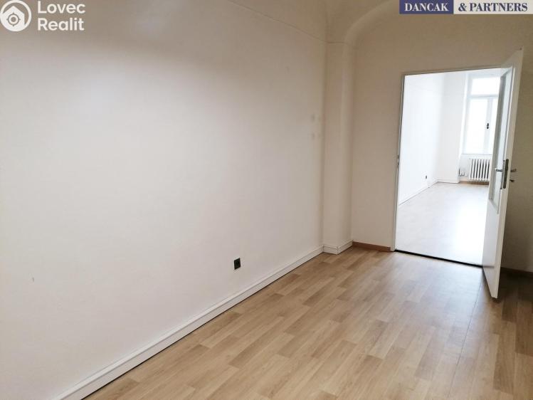 Pronájem kanceláře Frýdek-Místek, Zámecké nám. 25 č. 7