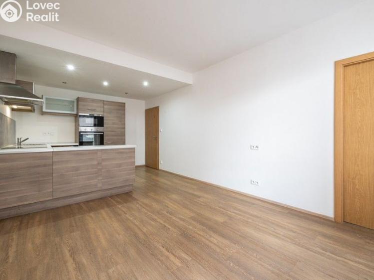 Sale apartment 2+KK Praha, Kryšpínova č. 3