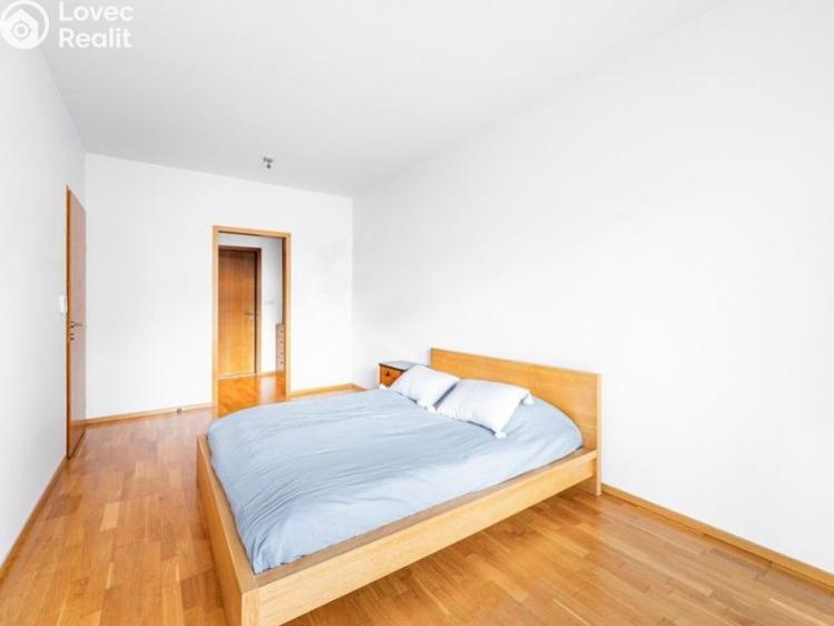 Prodej bytu 2+KK Praha, Korunní č. 7