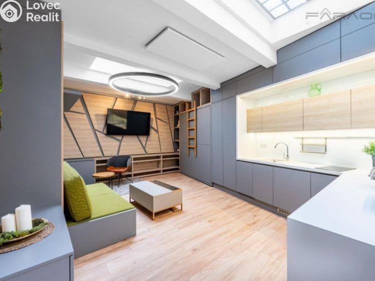 Продажа офисного помещения Praha, U plynárny č. 18