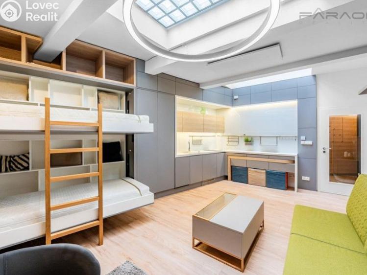 Продажа офисного помещения Praha, U plynárny č. 8