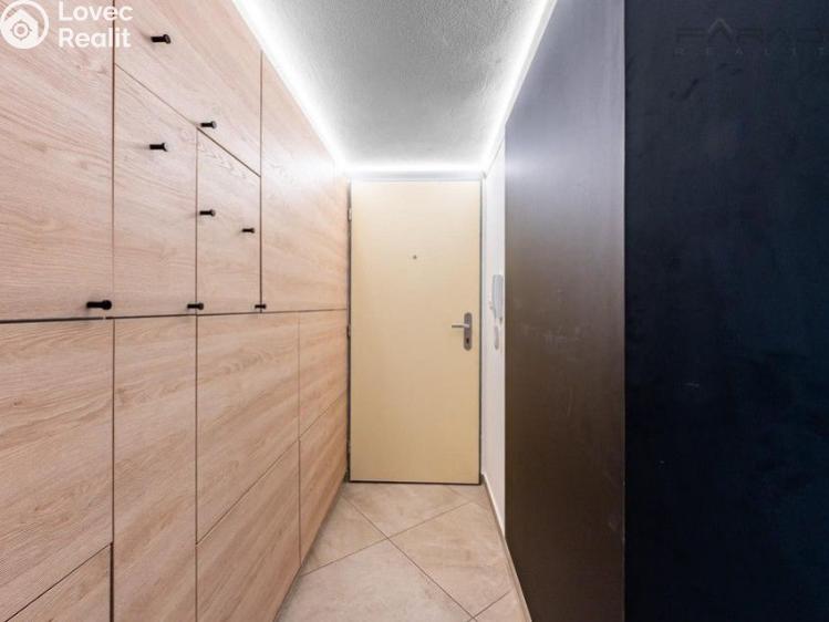 Продажа офисного помещения Praha, U plynárny č. 14