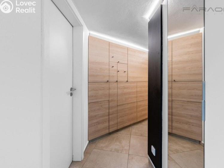 Продажа офисного помещения Praha, U plynárny č. 15