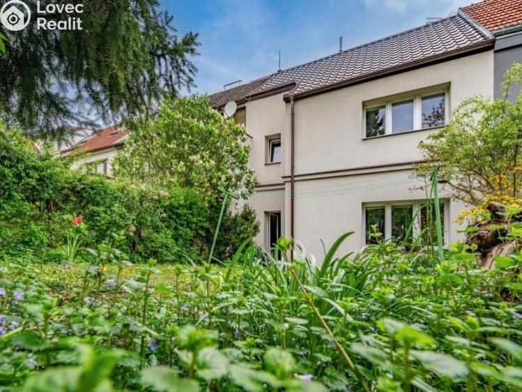 Sale family house Praha, Hlavní č. 24