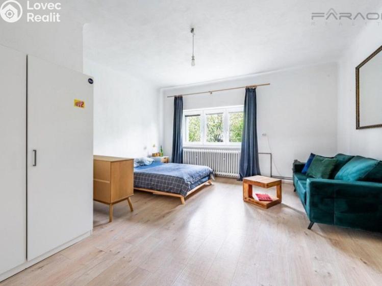 Продаж сімейного будинку Praha, Hlavní č. 12