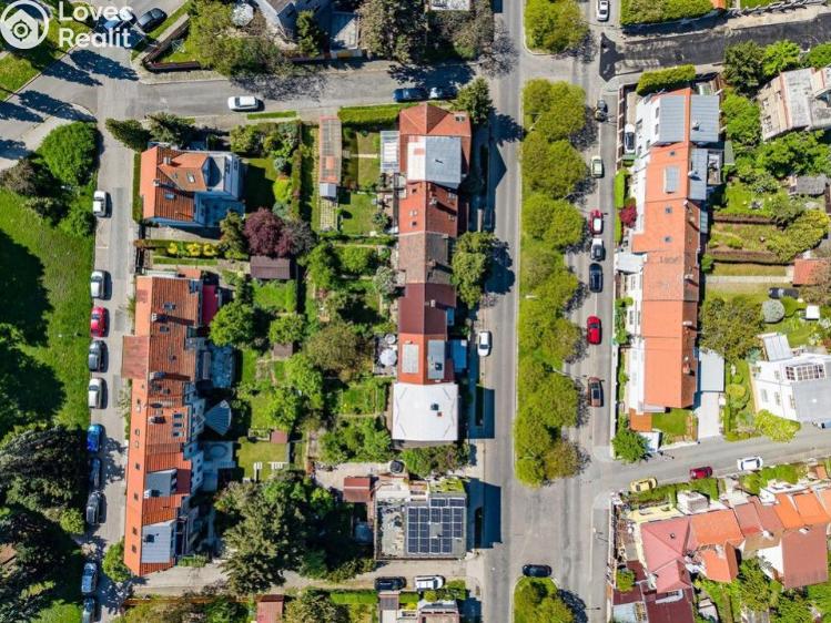 Продаж сімейного будинку Praha, Hlavní č. 28