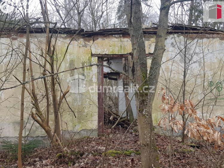 Prodej komerčního pozemku Luštěnice č. 4