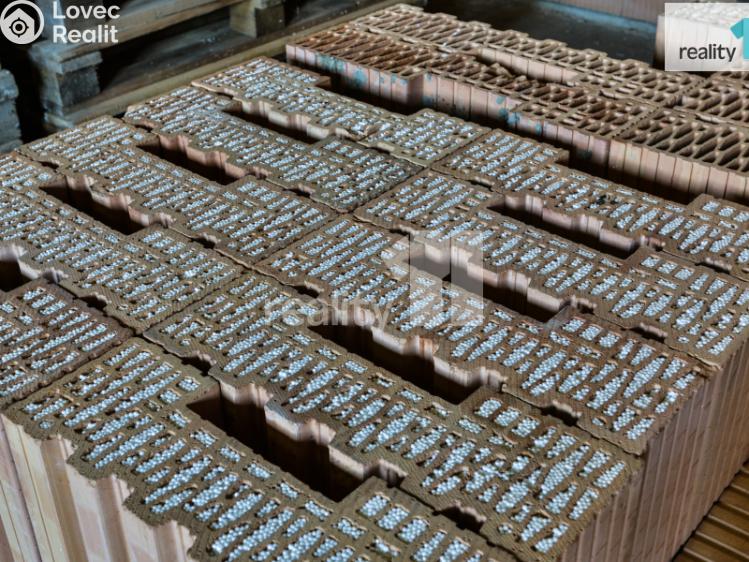 Prodej rodinného domu Bukovany č. 20