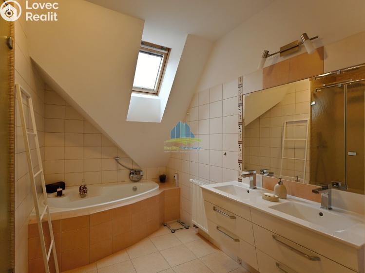 Prodej rodinného domu Cheb, Komorní Dvůr 49/23 č. 14