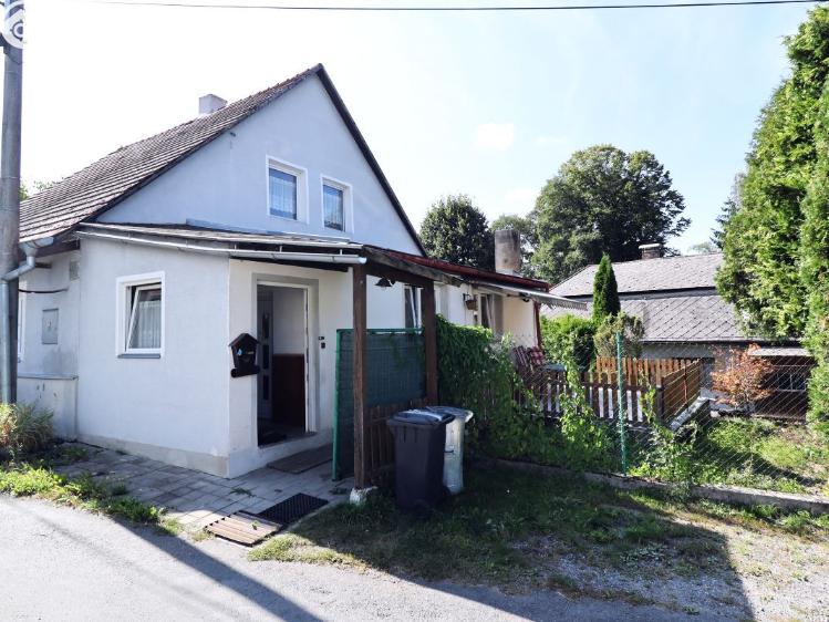 Prodej rodinného domu Kolinec č. 5