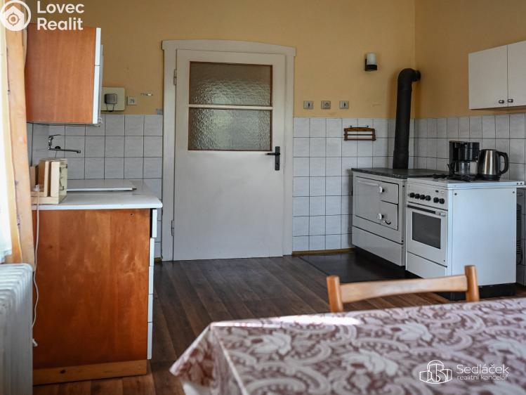 Prodej rodinného domu Tři Sekery č. 12