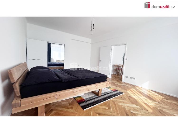 Prodej bytu 2+KK Praha 3, Viklefova č. 8