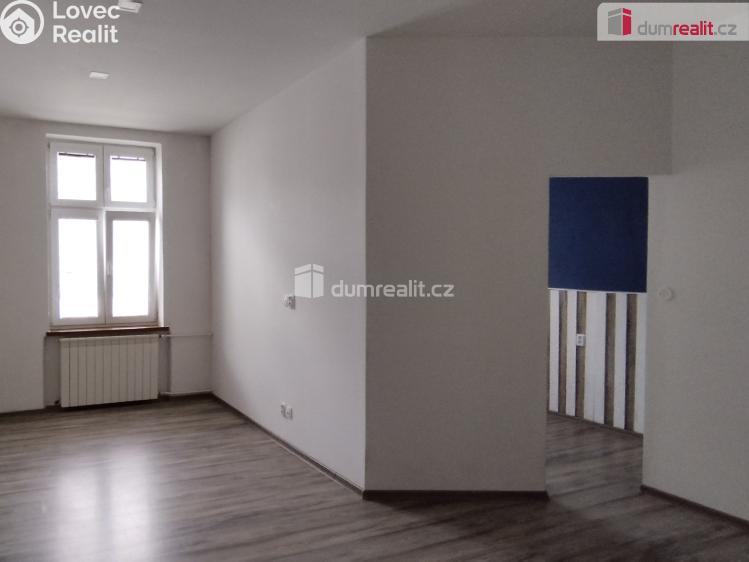 Prodej bytu 3+1 Opava, Komenského č. 9