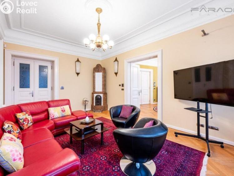 Pronájem bytu 4+1 Praha, Pařížská č. 7