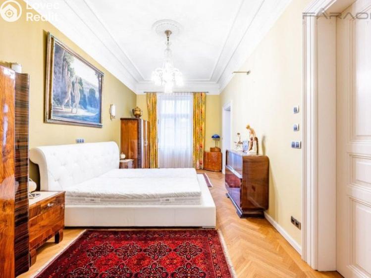 Pronájem bytu 4+1 Praha, Pařížská č. 12