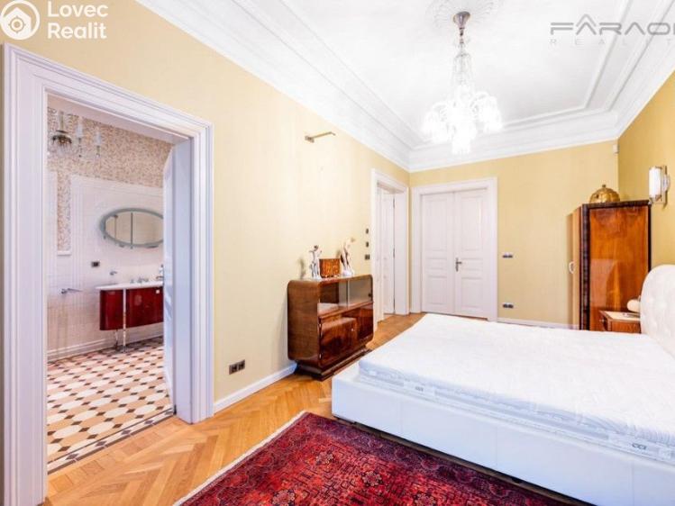 Pronájem bytu 4+1 Praha, Pařížská č. 13