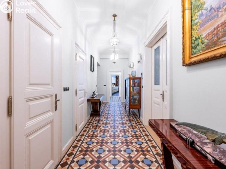 Pronájem bytu 4+1 Praha, Pařížská č. 18