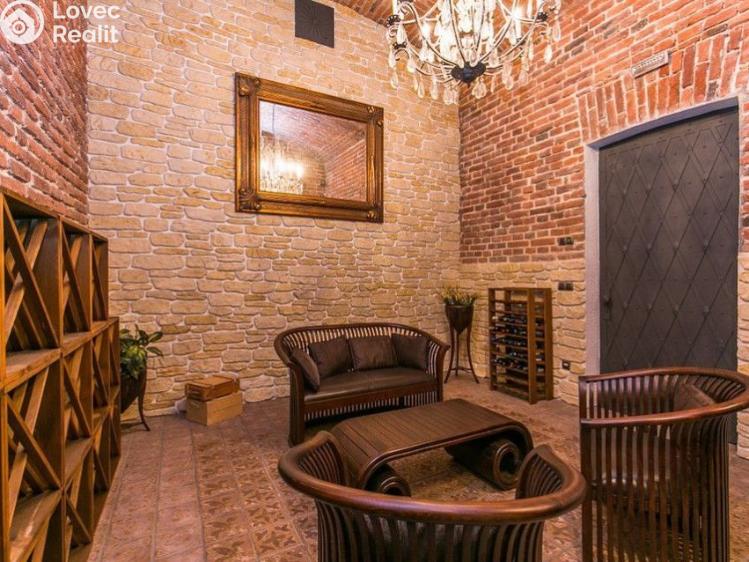 Pronájem bytu 4+1 Praha, Pařížská č. 19