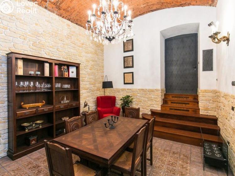 Pronájem bytu 4+1 Praha, Pařížská č. 22