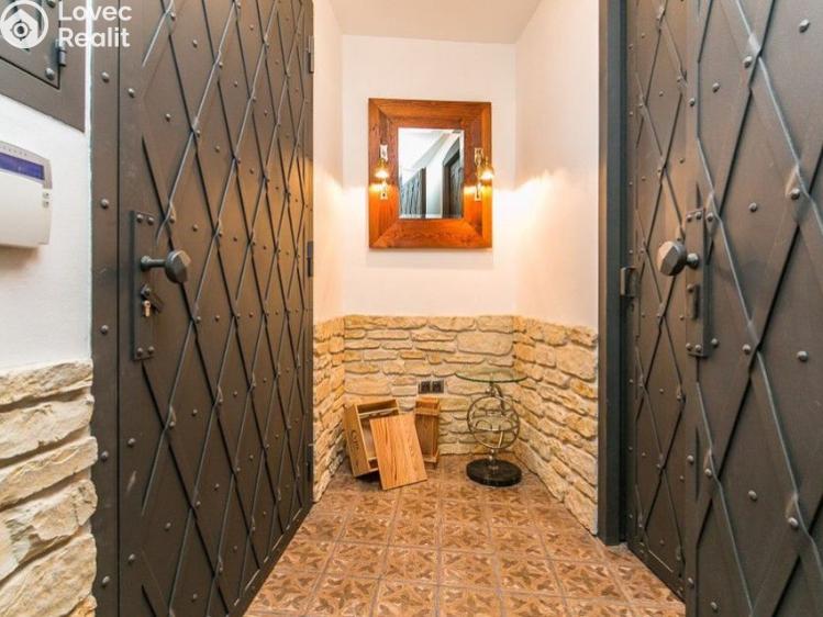 Pronájem bytu 4+1 Praha, Pařížská č. 24