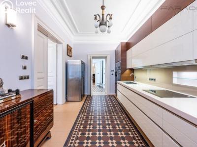 Аренда квартиры 4+1 Praha, Pařížská č. 1