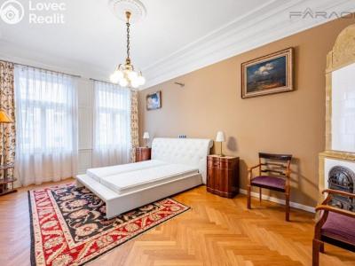 Аренда квартиры 4+1 Praha, Pařížská č. 10
