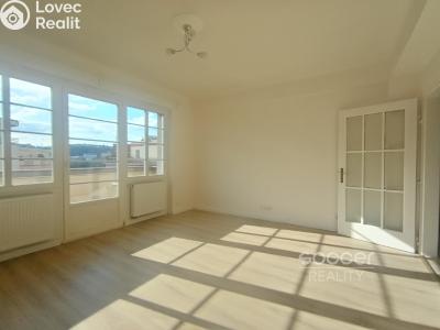 Pronájem bytu 2+KK Praha, Pravá č. 1