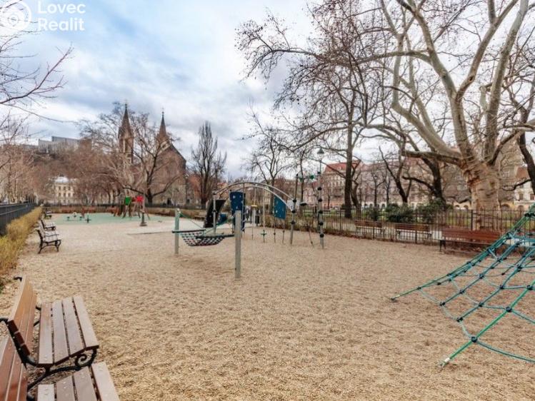 Pronájem bytu 3+KK Praha, Sokolovská č. 18