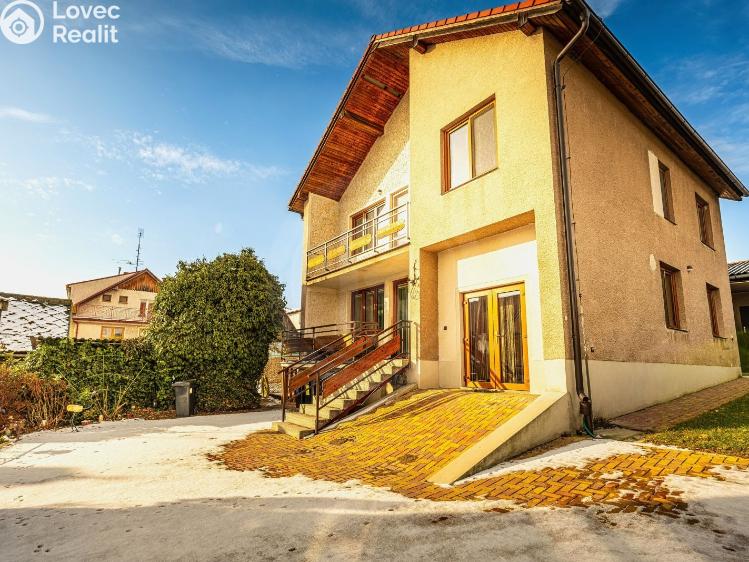 Prodej rodinného domu Besednice, Školní 272 č. 1