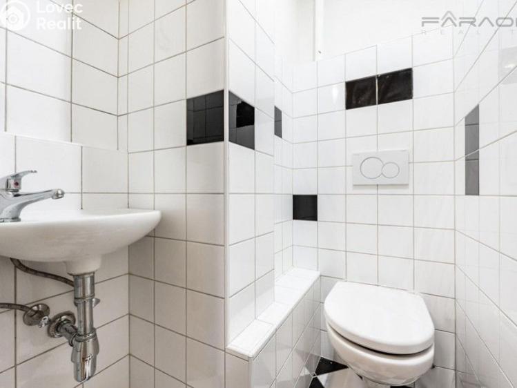 Pronájem bytu 4+1 Praha, Stroupežnického č. 13