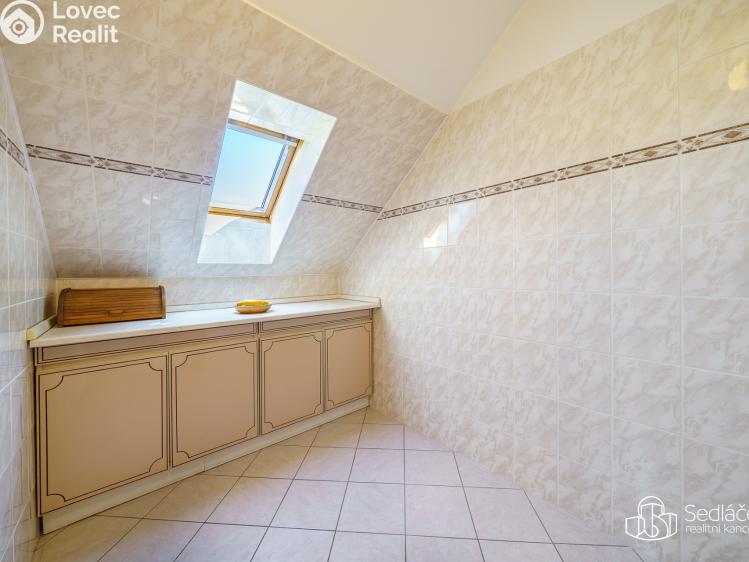Prodej bytu 3+1 Karlovy Vary č. 5